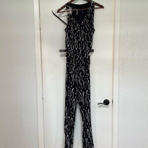 Women’s White House Black Market 2piece pant set.